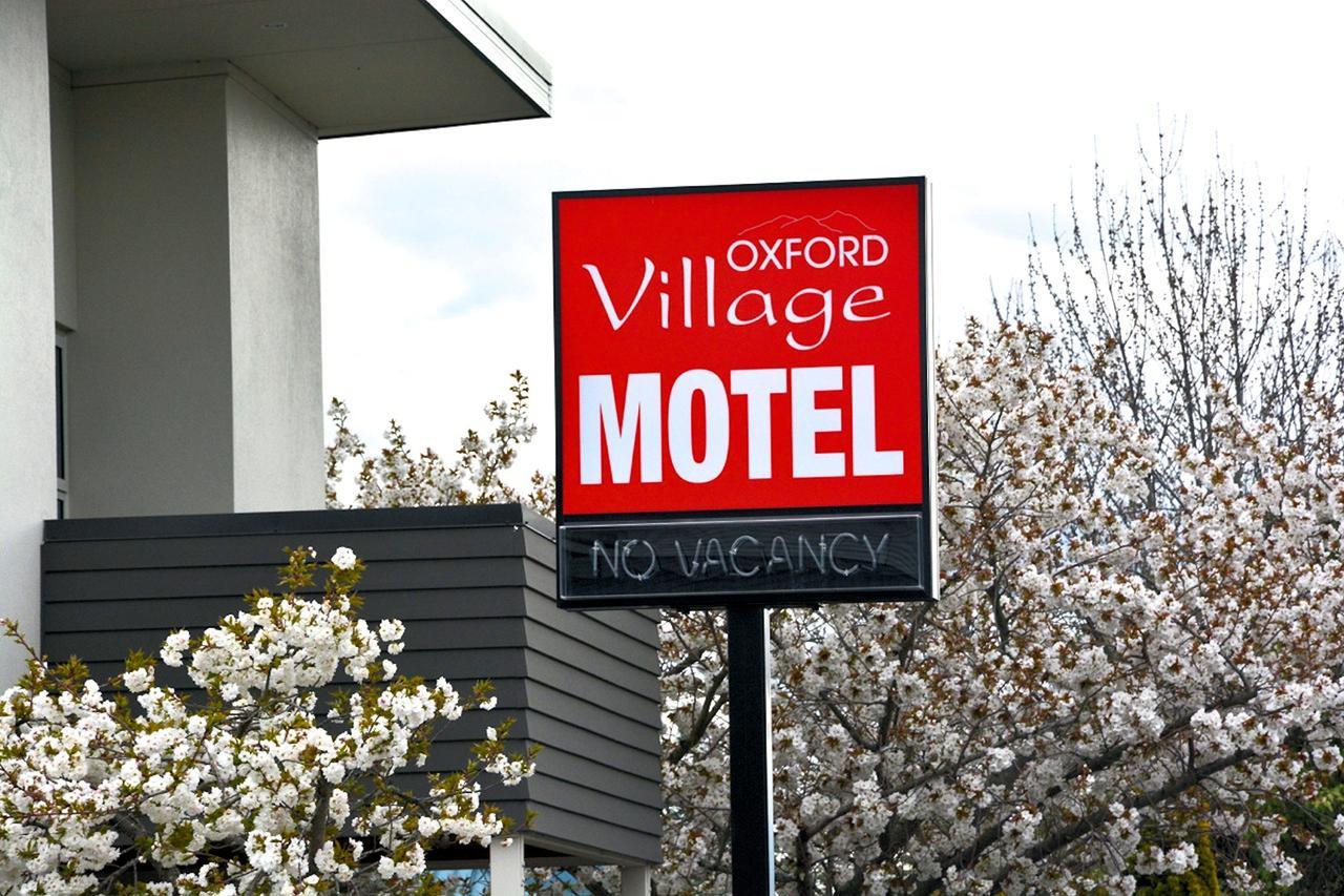 Oxford Village Motels エクステリア 写真