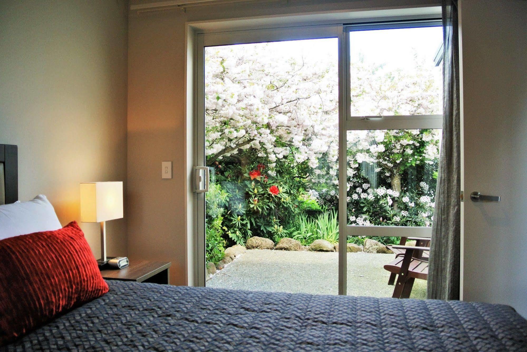 Oxford Village Motels エクステリア 写真