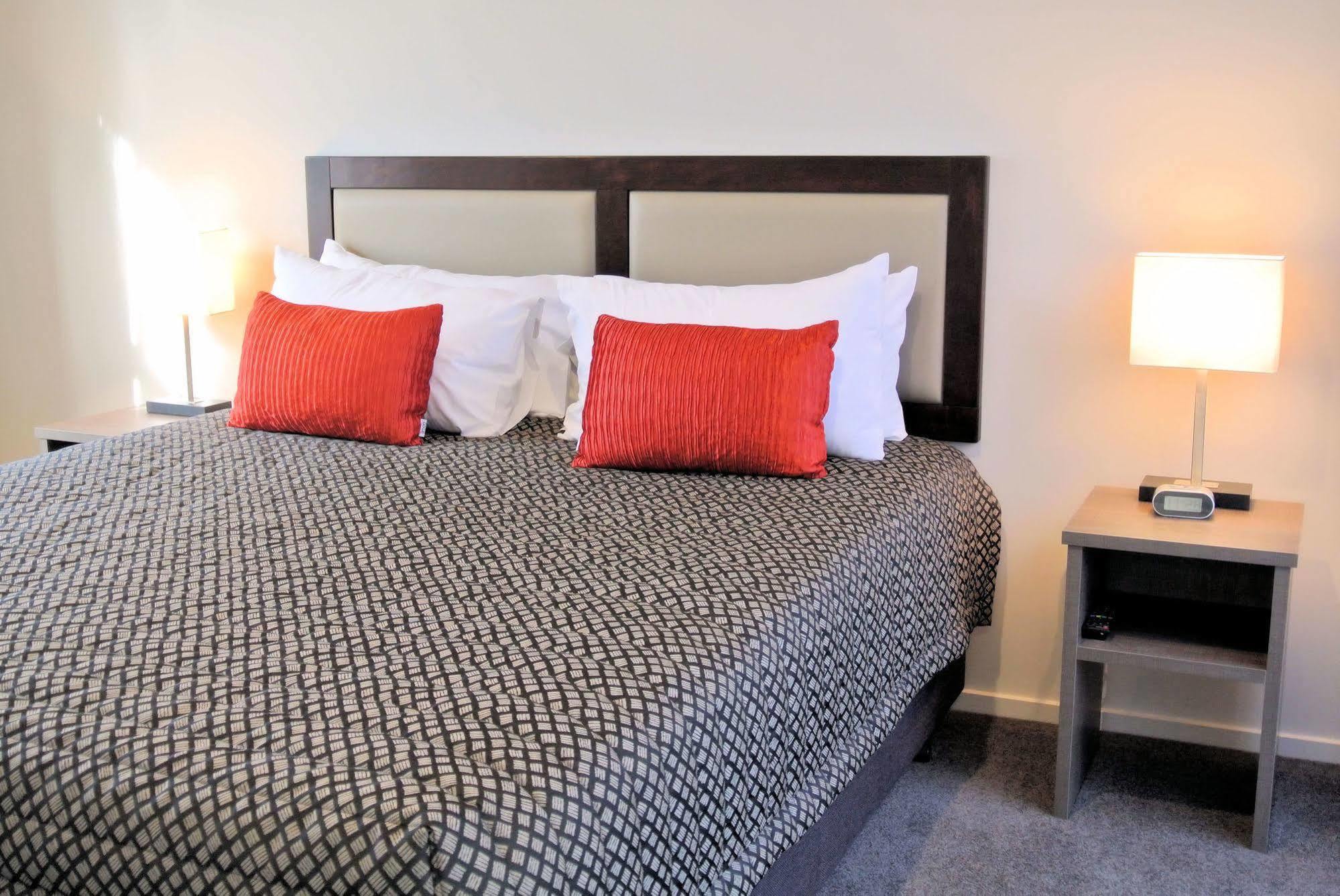 Oxford Village Motels エクステリア 写真